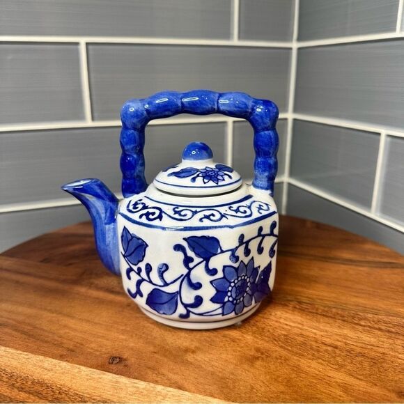 Bombay Company Chinoiserie Teapot Decorative Use Blue White Asian Floral Vintage - Picture 2 of 7